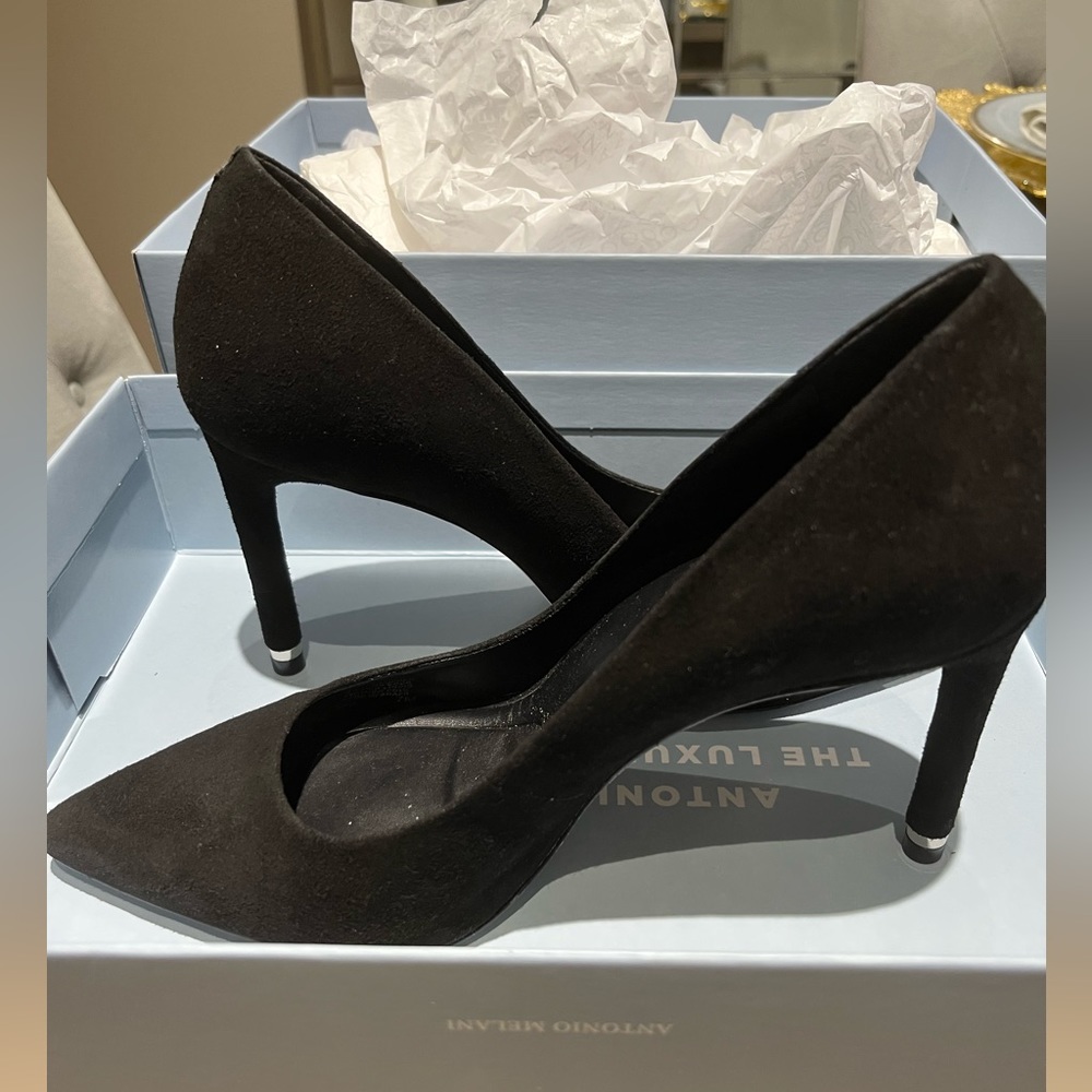 Antonio Melani Black suede shoes size 7.